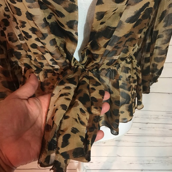 🌹Just in - Forever 21 Leopard print top, L - Picture 6 of 8